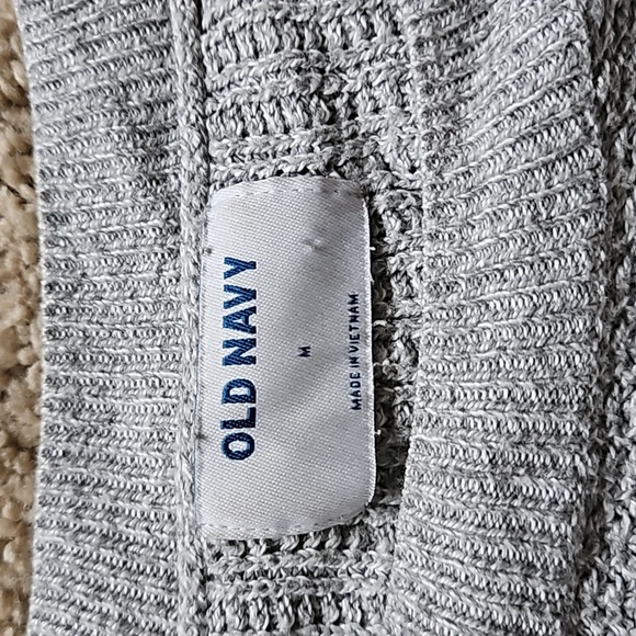 Old Navy gray knit sweater, size M - Picture 4 of 6